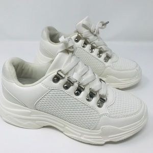 Shoe dazzle white chunky sneakers
